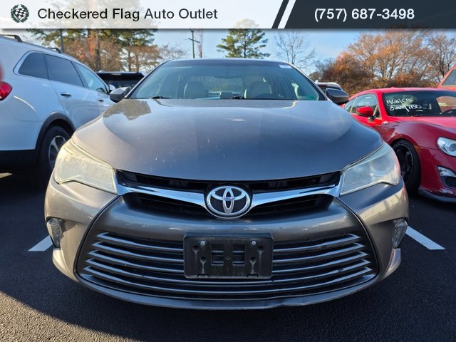 2016 Toyota Camry XLE photo 2