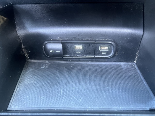 2022 Kia K5 GT-Line photo 3