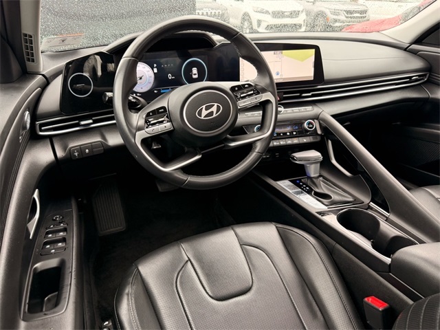2024 Hyundai Elantra Limited photo 4