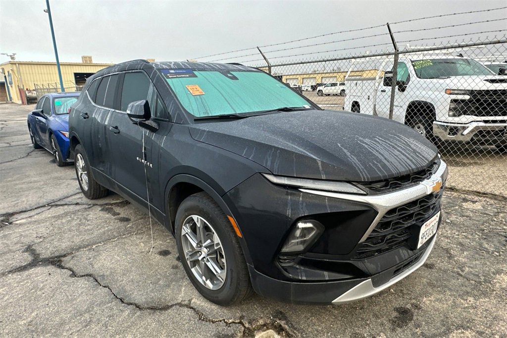 2023 Chevrolet Blazer 3LT photo 2