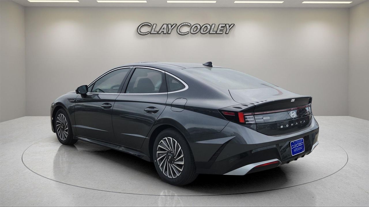 2025 Hyundai Sonata Hybrid Limited photo 4