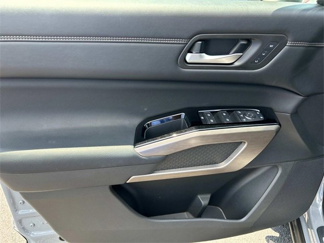 2024 Nissan Pathfinder Platinum photo 26