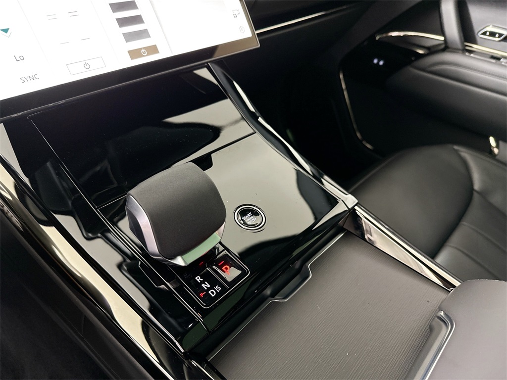 2025 Land Rover Range Rover Sport SE photo 17