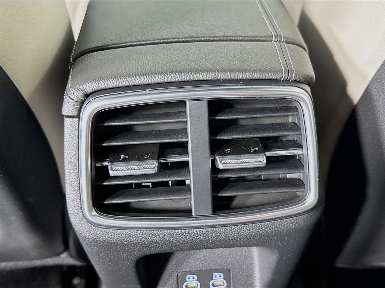 2025 Genesis G70 3.3T Sport Advanced photo 26