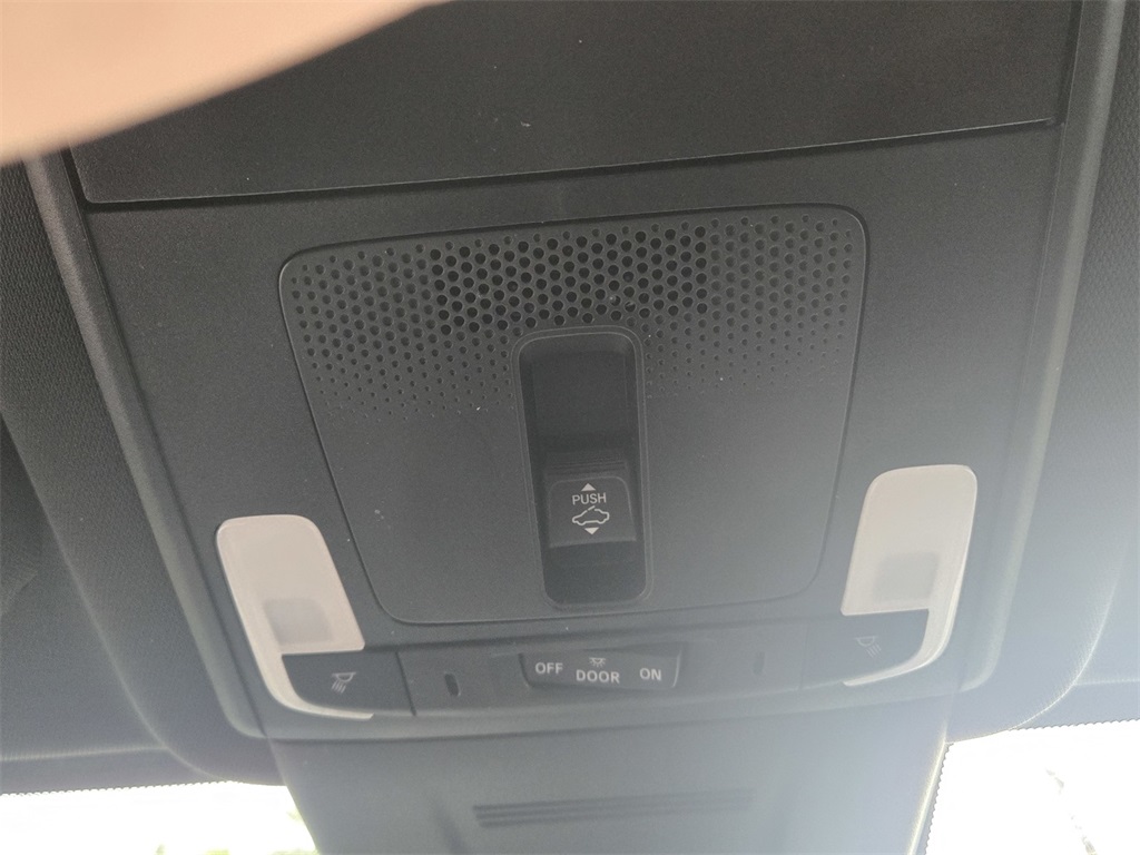 2024 Honda CR-V Hybrid Sport photo 18