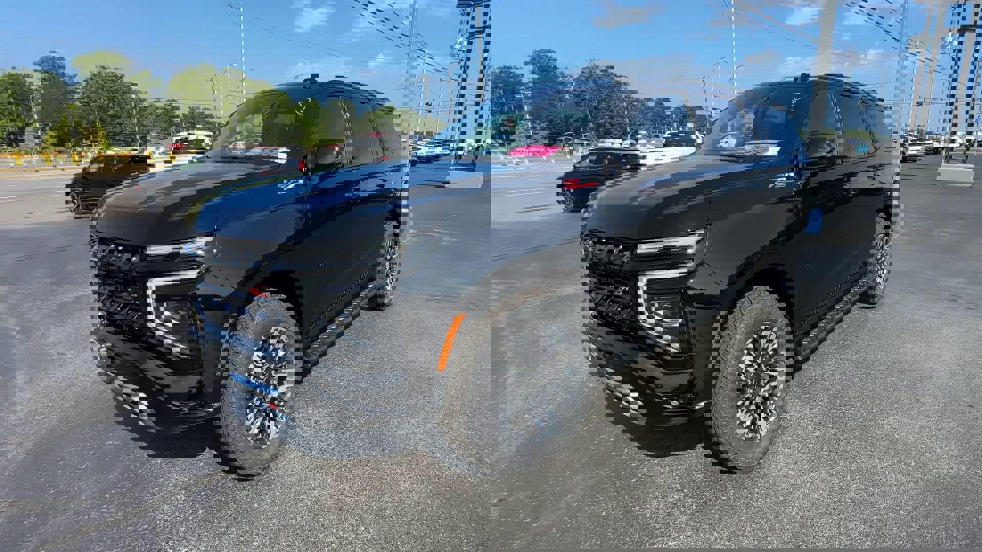 2025 Chevrolet Tahoe Z71 photo 2