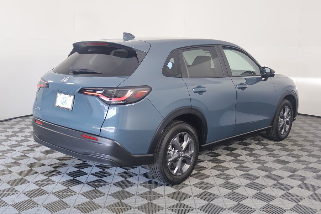 2026 Honda HR-V LX photo 2