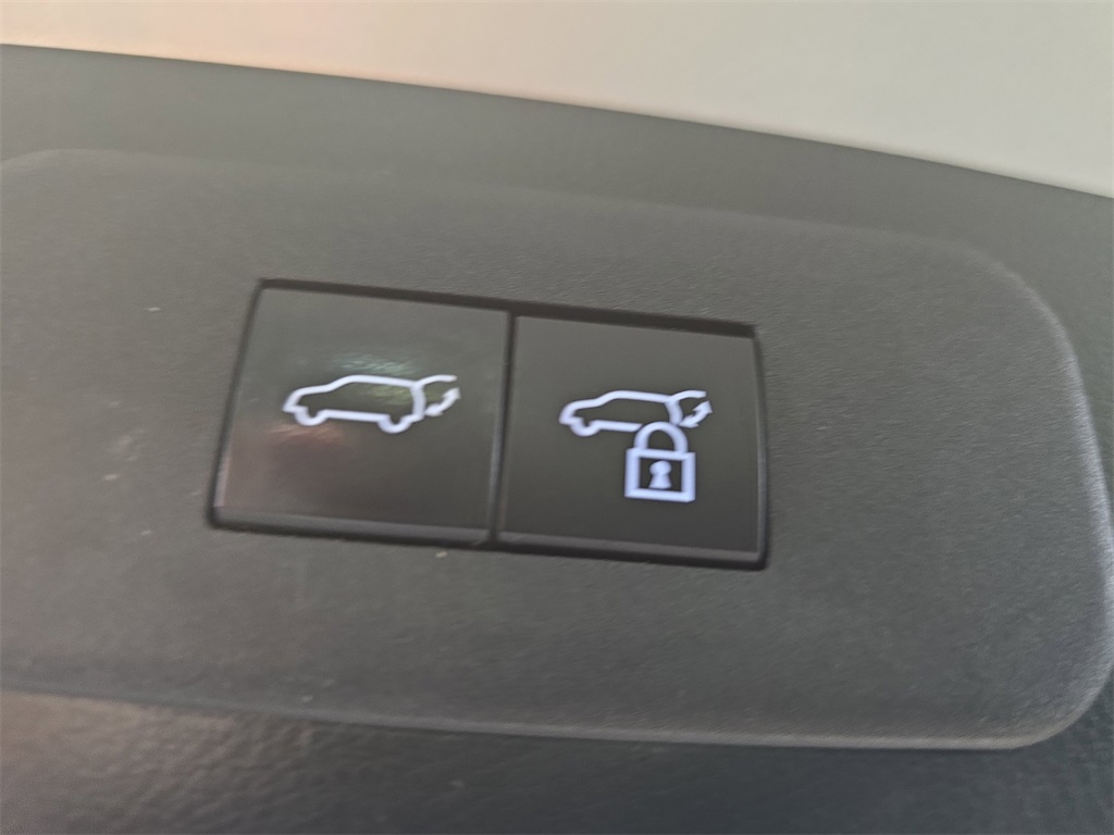 2022 Lexus NX 350h Premium photo 13