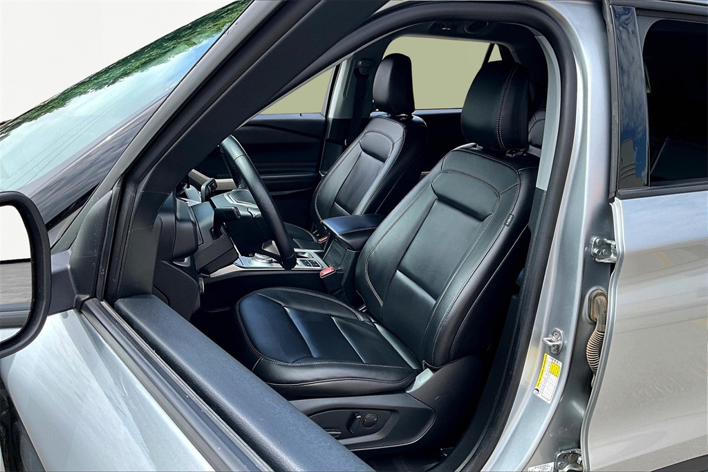 Used 2023 Silver Ford XLT image 25
