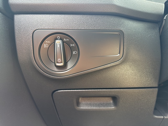 2021 Volkswagen Tiguan SEL photo 15