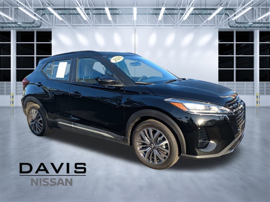 2024 Nissan Kicks SR