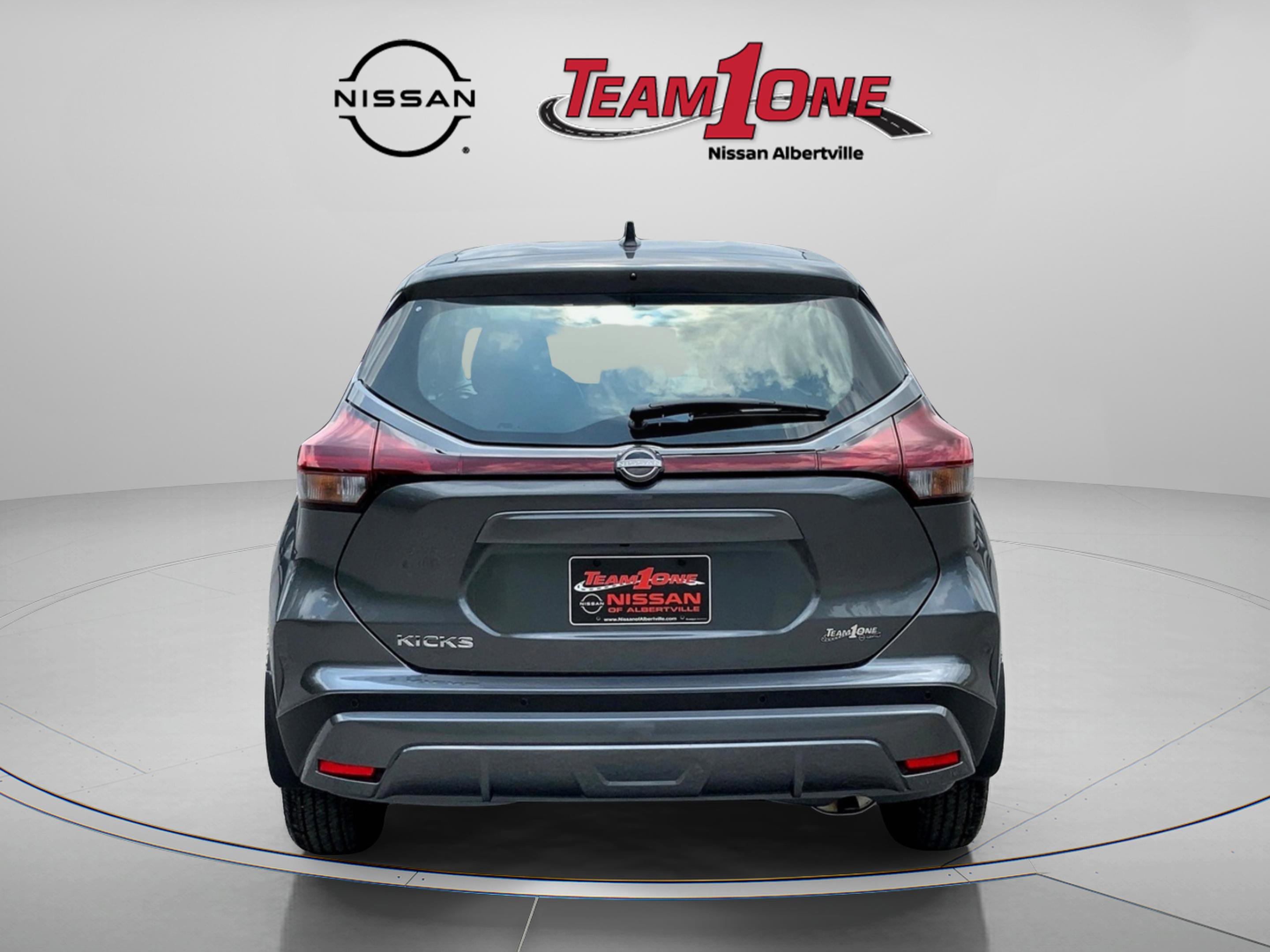 2025 Nissan Kicks Play S photo 2