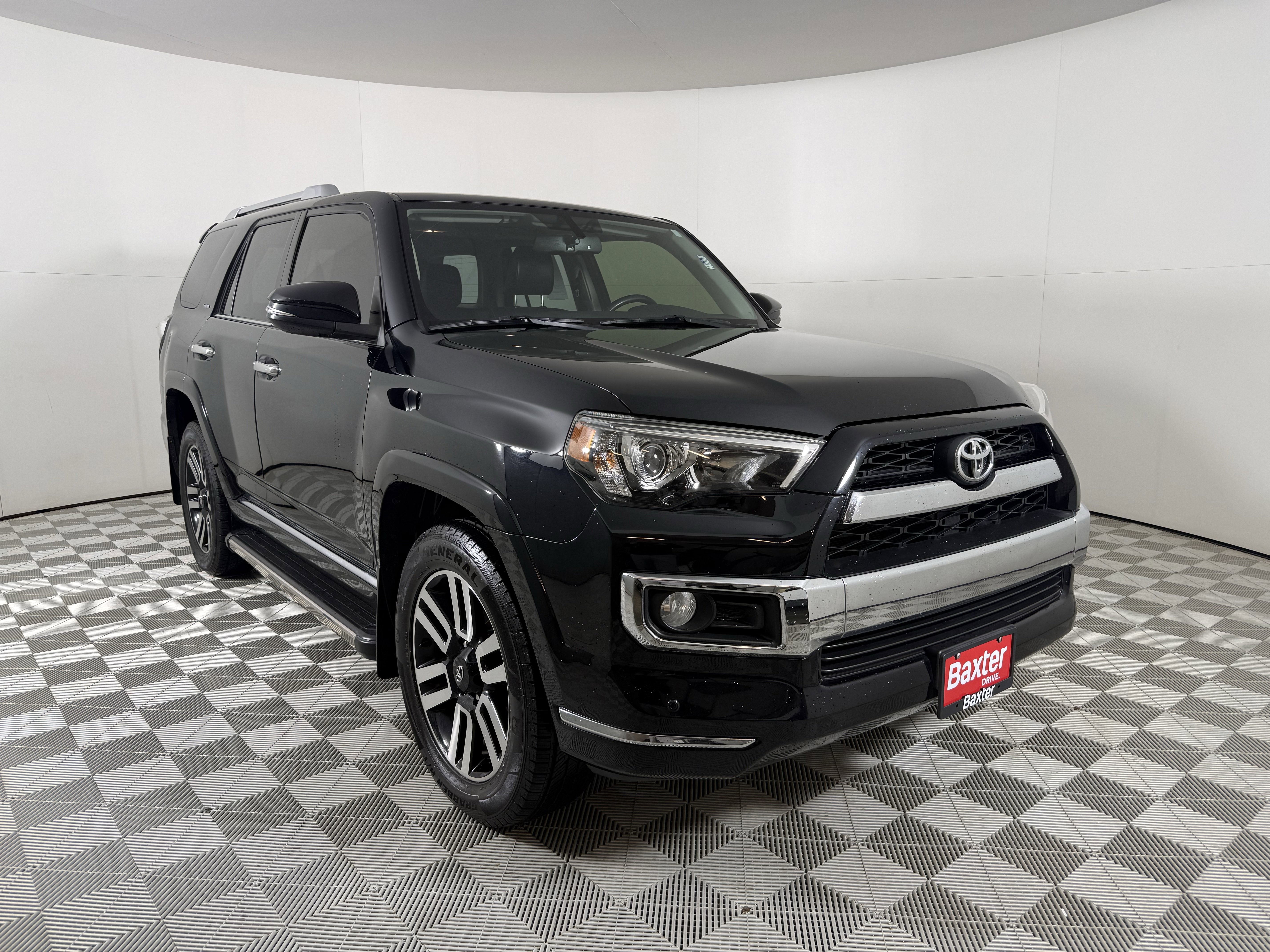 2018 Toyota 4Runner Limited's photo