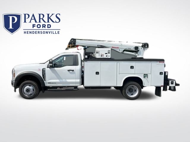 2024 Ford F-550 Super Duty Chassis Cab XL's photo