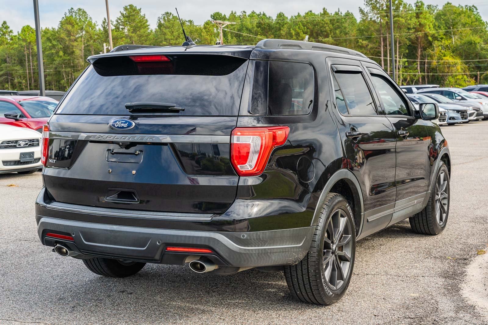 2019 Ford Explorer XLT photo 5