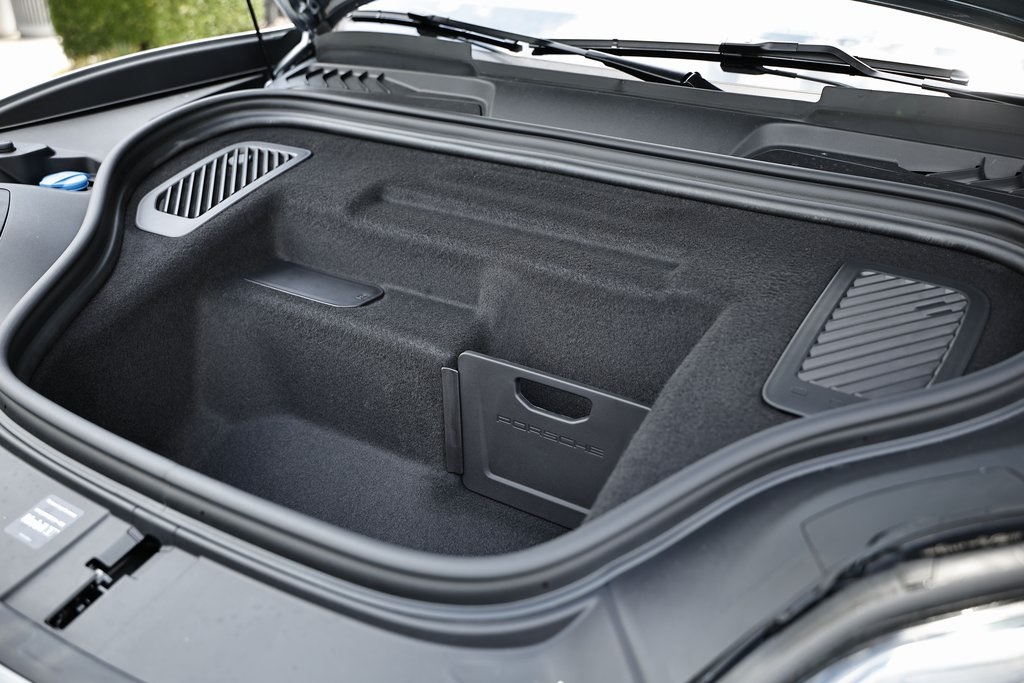2025 Porsche Macan 4 Electric photo 31