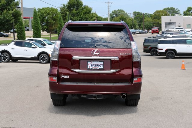 Used 2019 Red Lexus 460 Luxury image 4