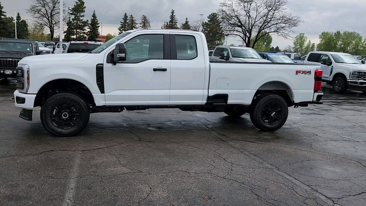 2025 Ford F-250 XL photo 3