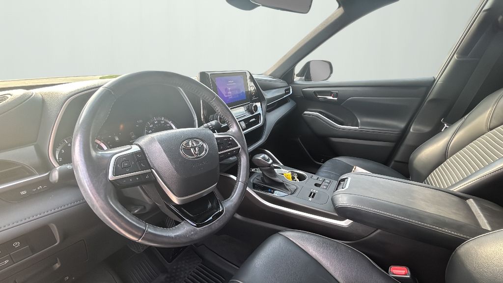 2023 Toyota Highlander XSE photo 11