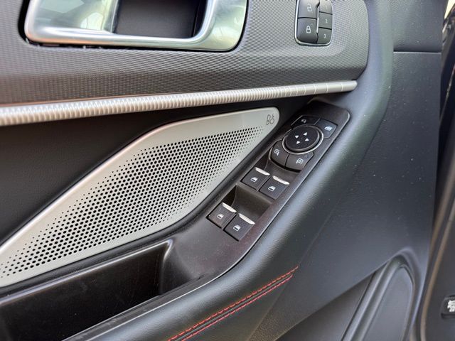 2025 Ford Explorer ST photo 4