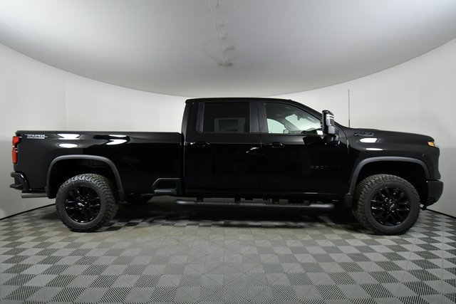 2025 Chevrolet Silverado 3500HD LT photo 14