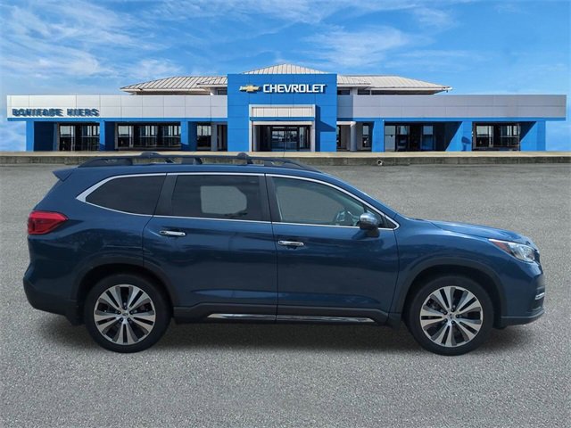 2022 Subaru Ascent Touring photo 2