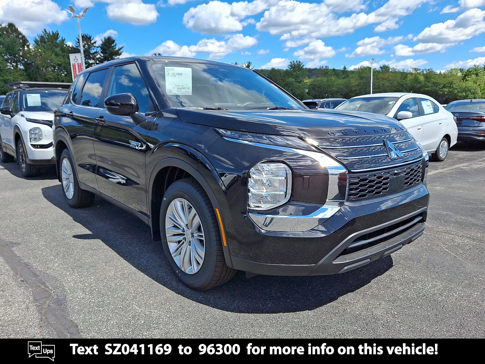 2025 Mitsubishi Outlander Plug-in Hybrid ES's photo