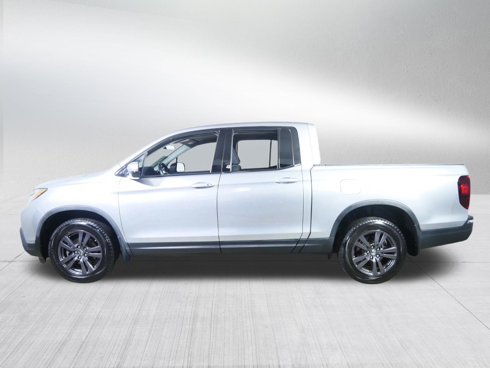 2019 Honda Ridgeline Sport photo 2