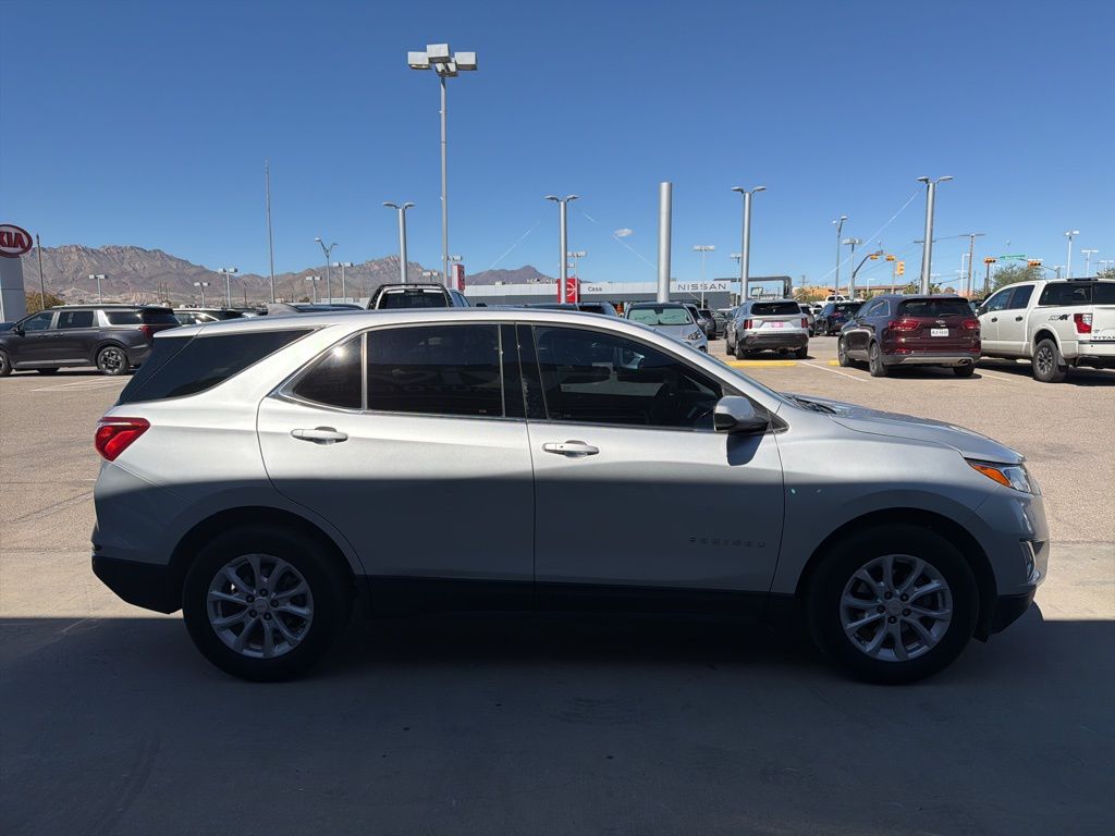 2020 Chevrolet Equinox LT photo 2