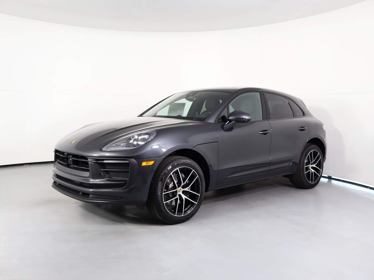 2025 Porsche Macan photo 5