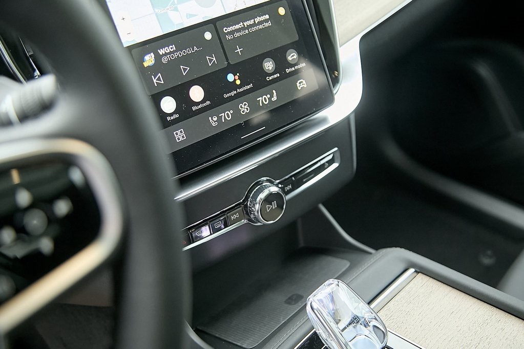 2025 VOLVO XC90 - Image 14