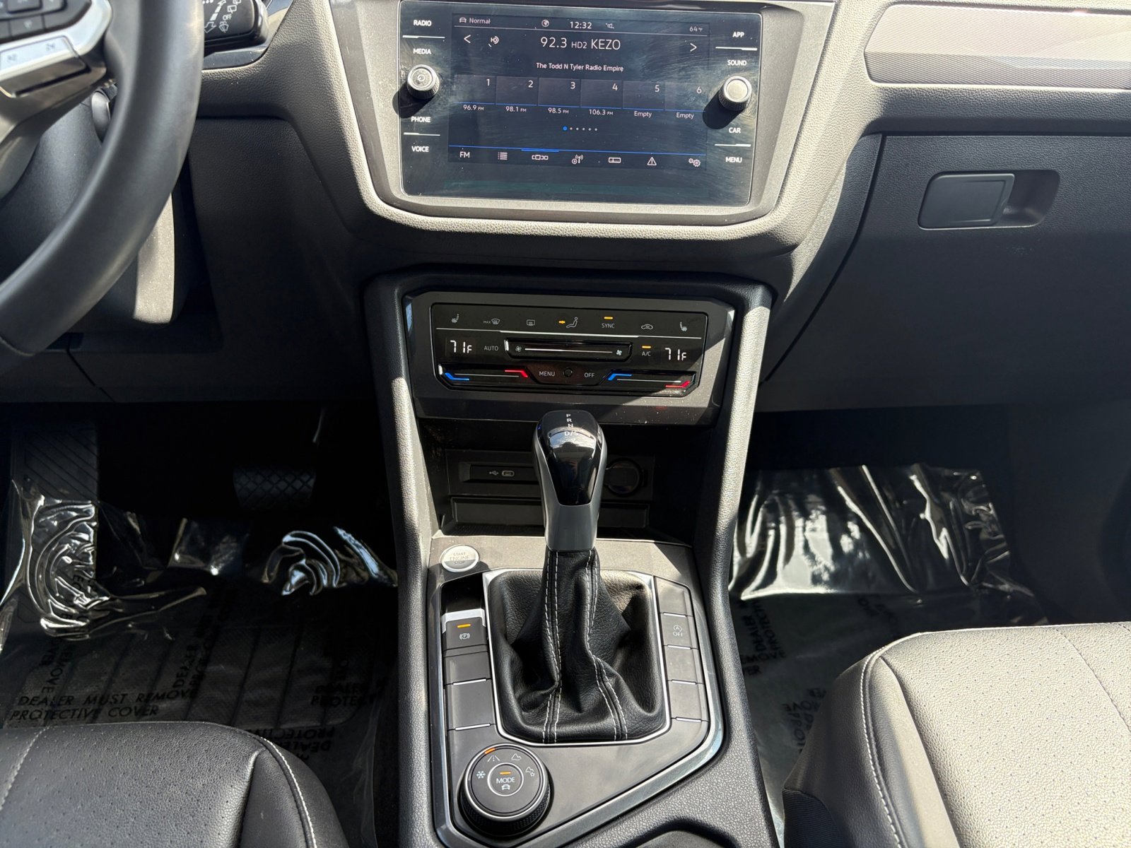 2022 Volkswagen Tiguan SE photo 4