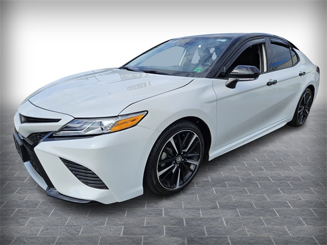2020 Toyota Camry XSE photo 3