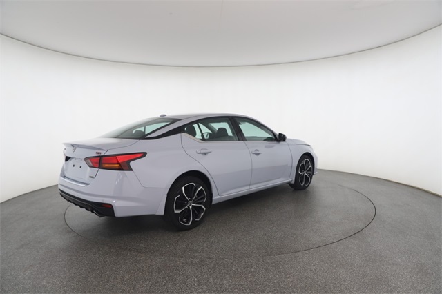 2023 Nissan Altima 2.5 SR photo 17