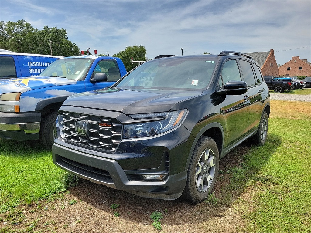 2022 Honda Passport TrailSport photo 2