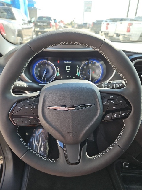 2026 Chrysler Pacifica photo 9