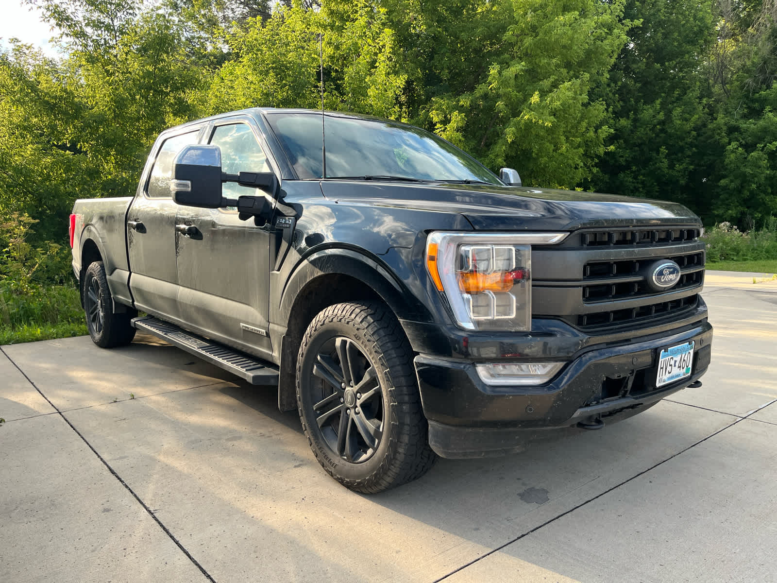 2021 Ford F-150 Lariat photo 2