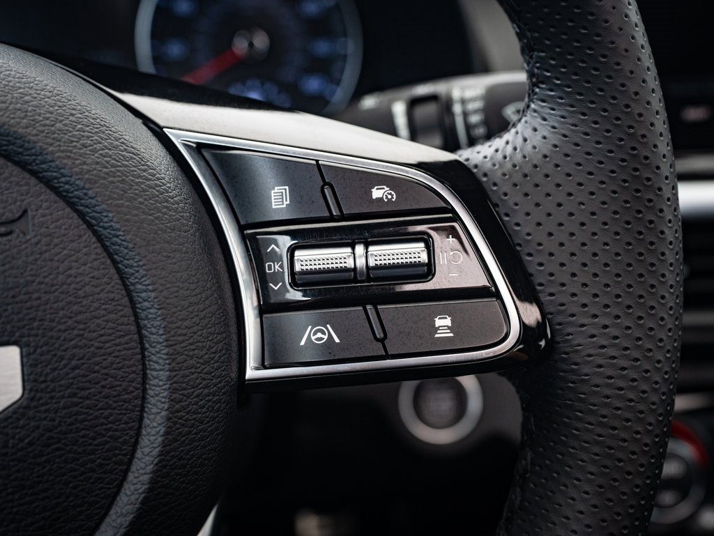2022 Kia Forte GT-Line photo 24