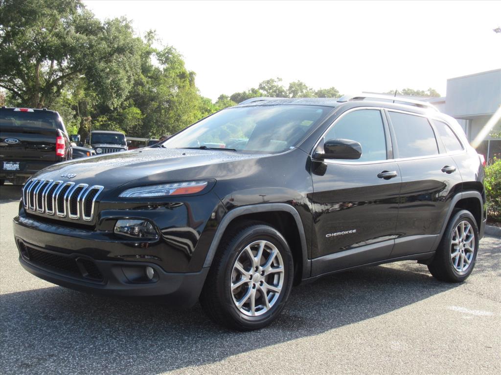 2018 Jeep Cherokee Latitude photo 2