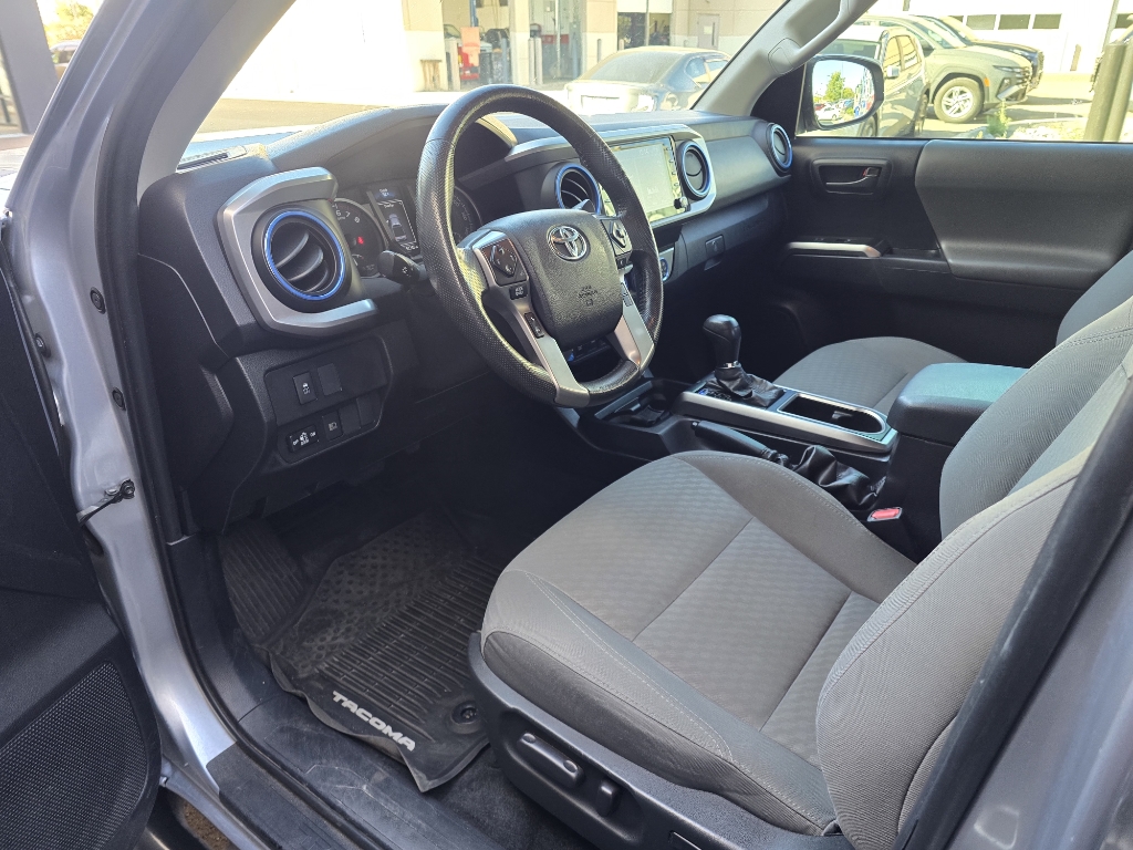 2020 Toyota Tacoma SR5 photo 23