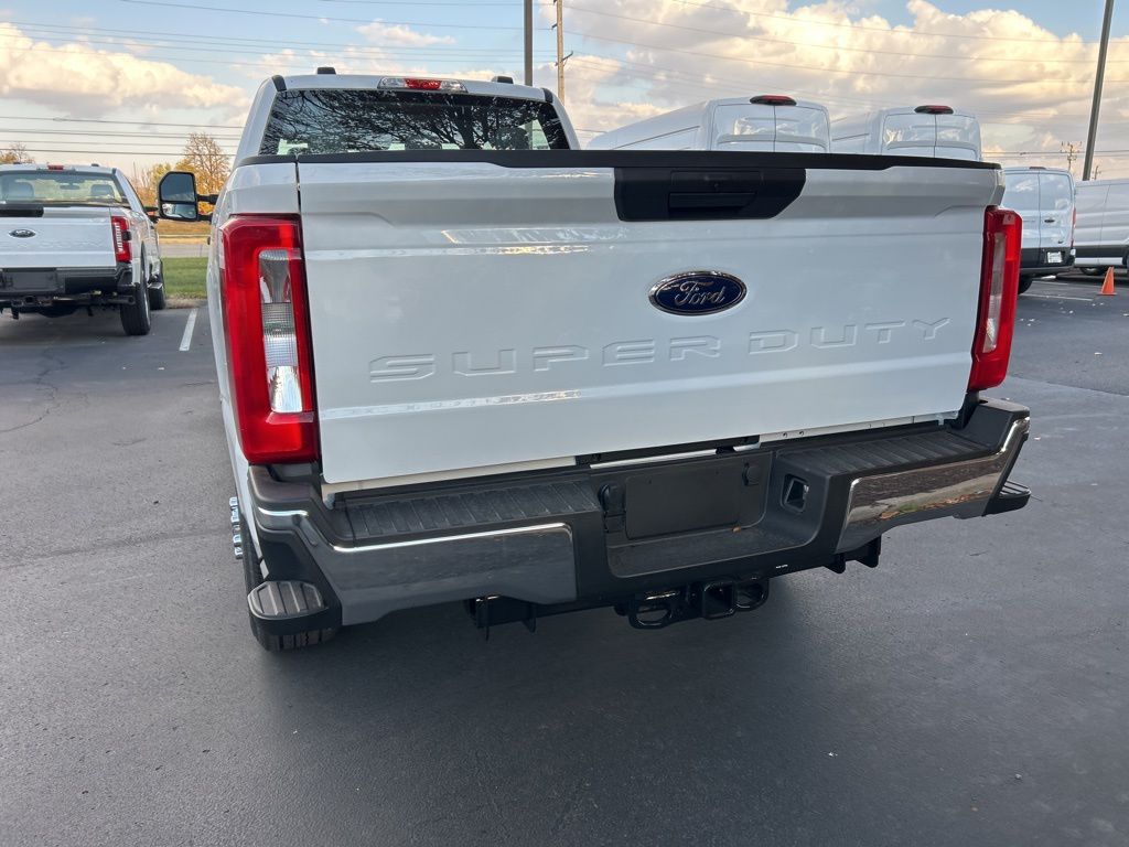 2026 Ford F-350 XL photo 4