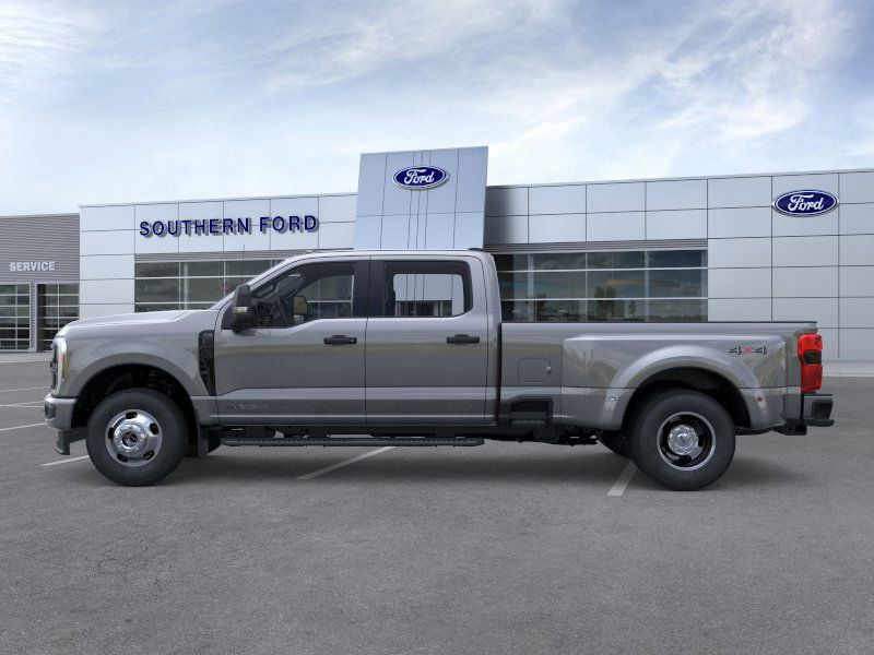 2026 Ford F-350 photo 3