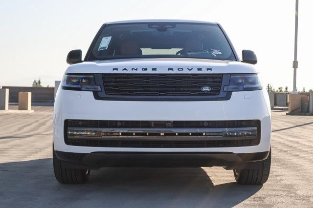 2025 Land Rover Range Rover SE photo 2