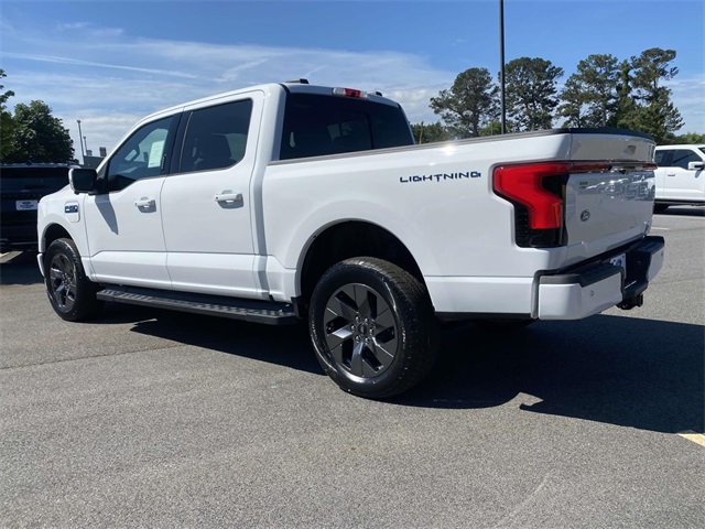 2025 Ford F-150 Lightning photo 4