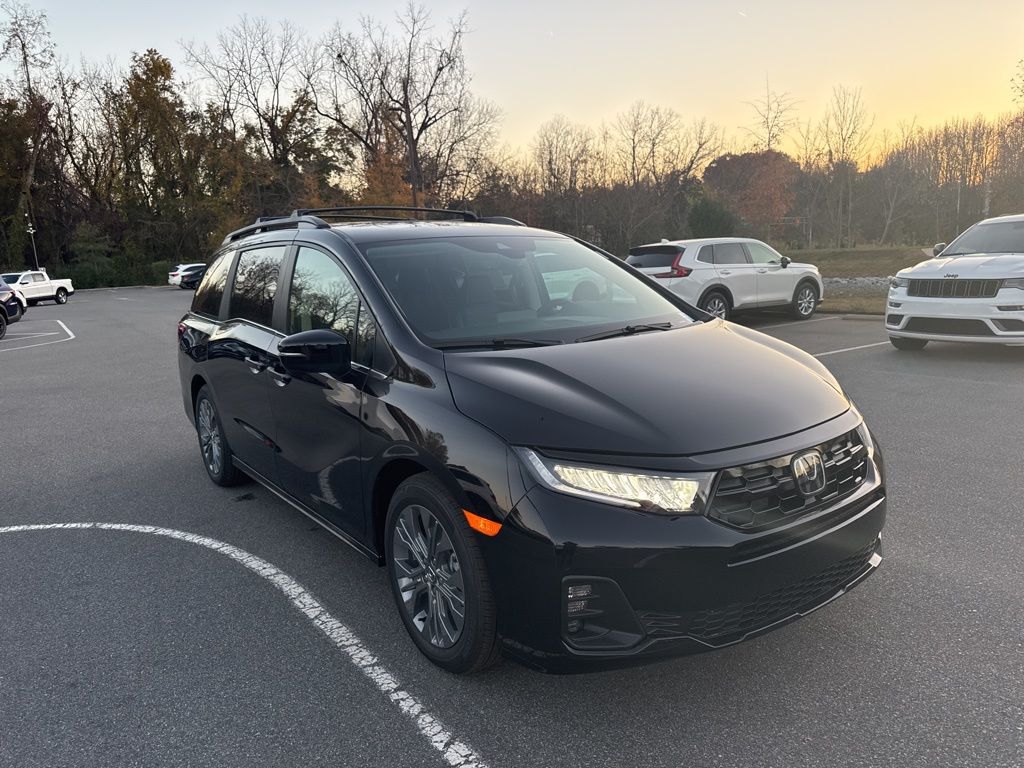 2026 Honda Odyssey Touring's photo