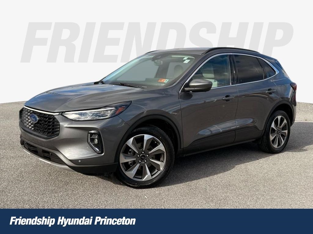 2023 Ford Escape Platinum's photo