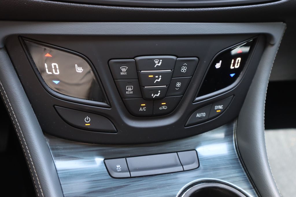 2020 Buick Envision Essence photo 14