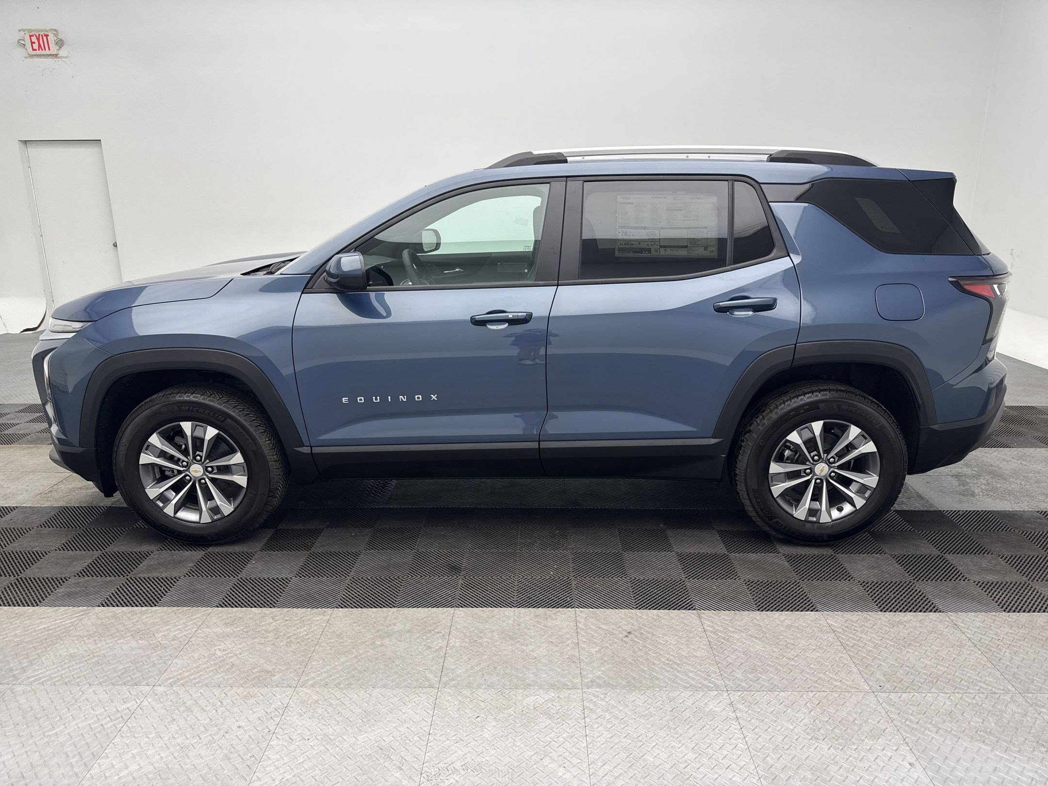 2026 Chevrolet Equinox LT photo 2