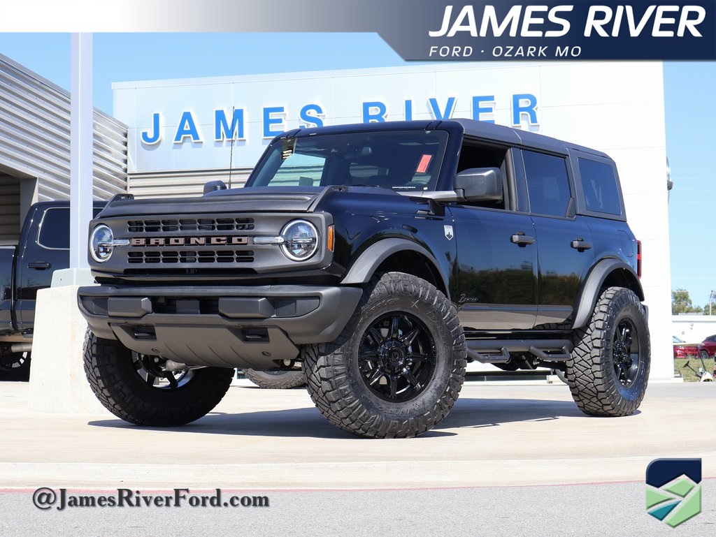 2025 Ford Bronco 4-Door Big Bend's photo