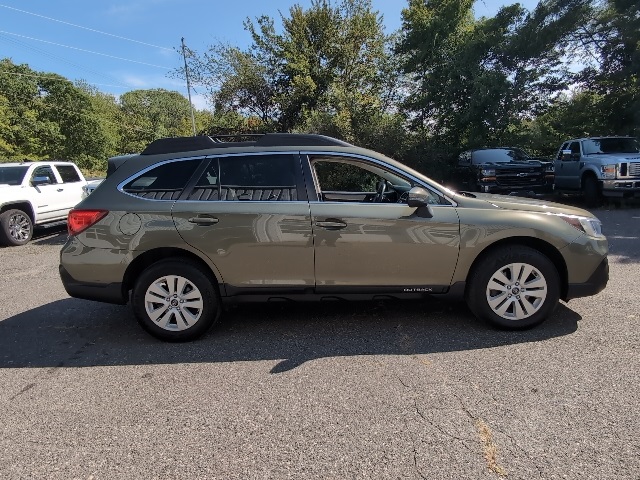 2019 Subaru Outback 2.5i Premium photo 5